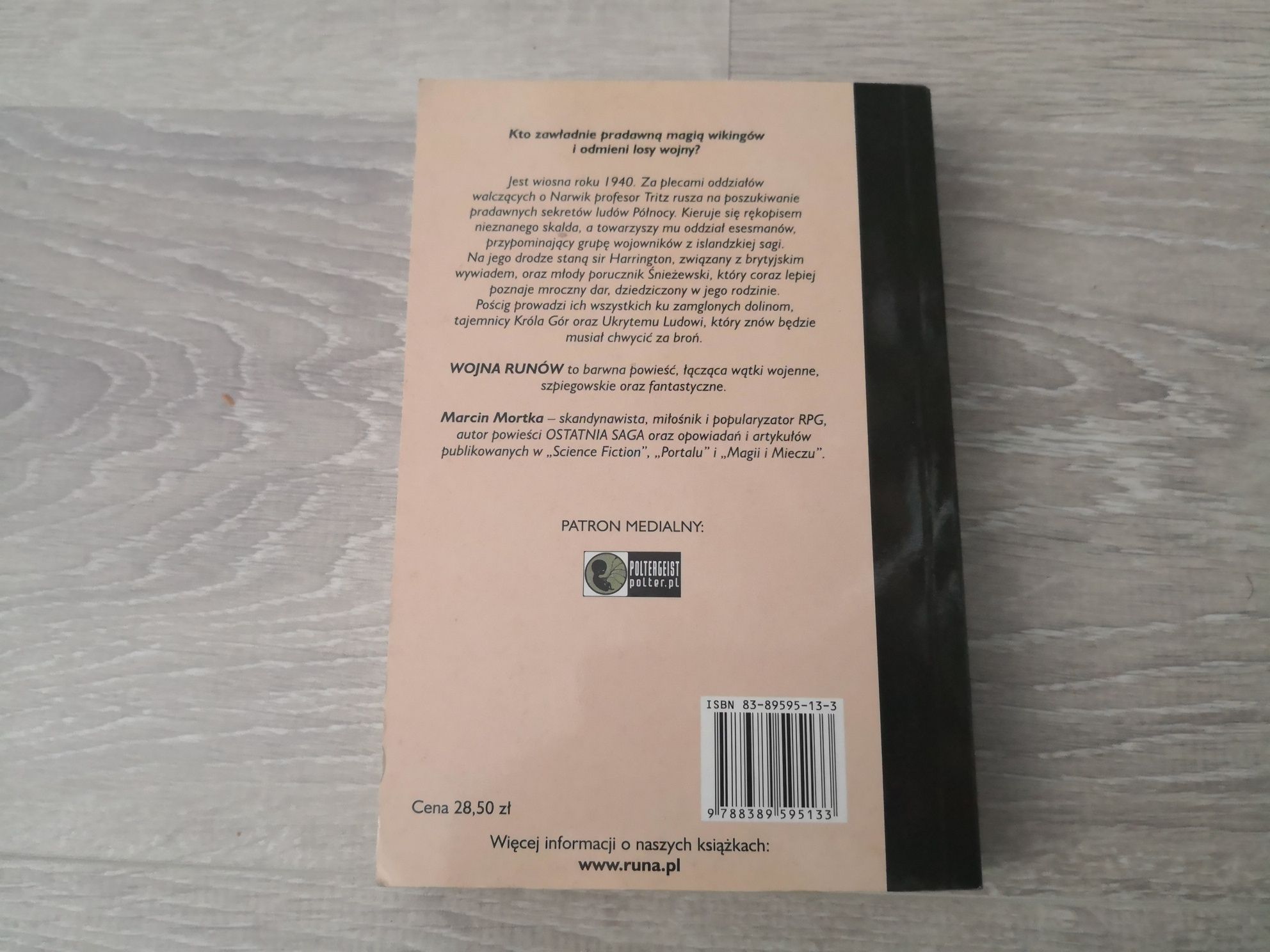Wojna runów : Marcin Mortka (Wydawnictwo Runa)