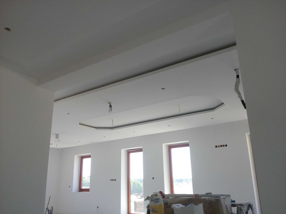 Szpachlowanie, gładzie, cekolowanie, sufity podwieszane, poddasza.