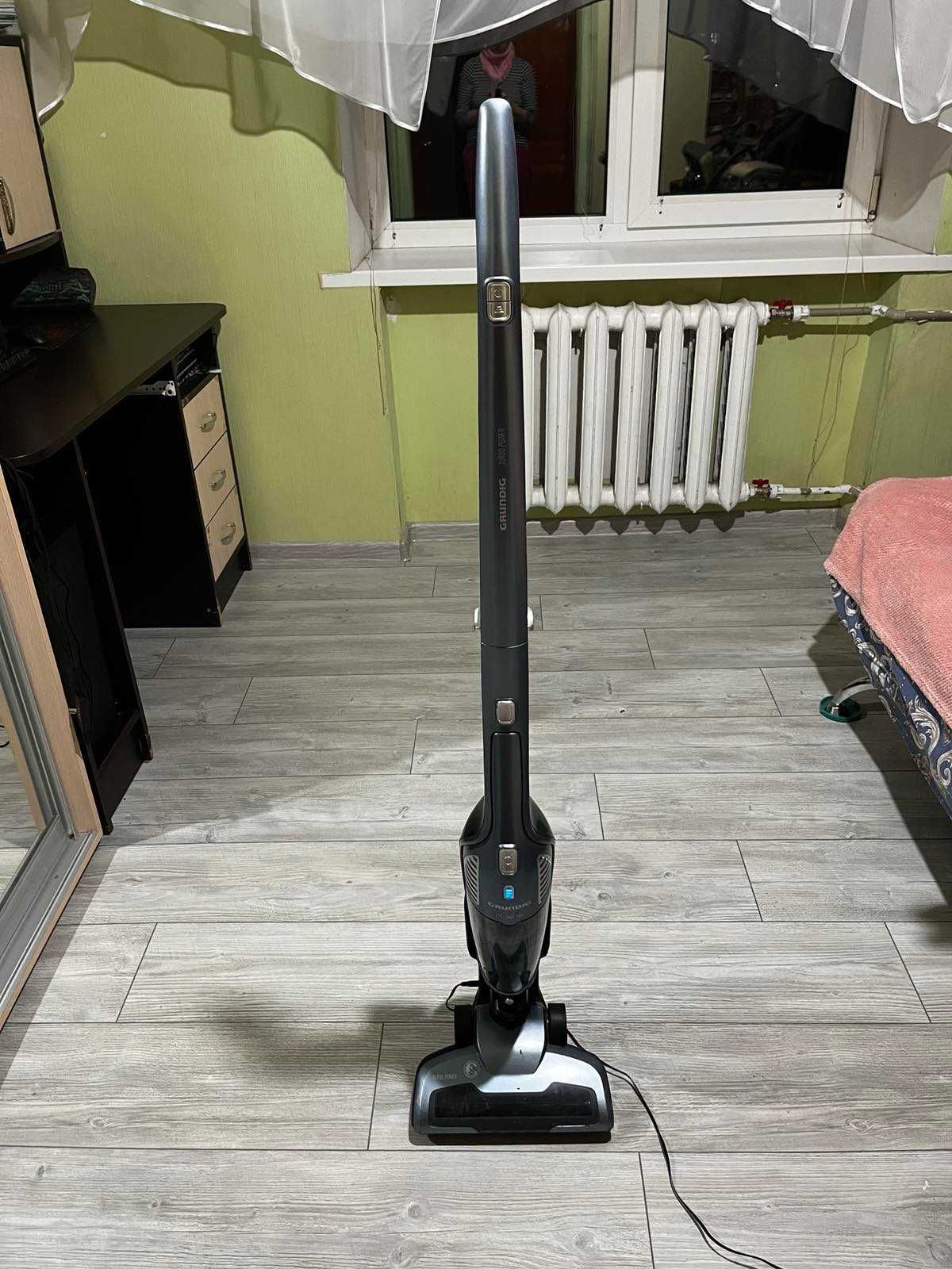 Акумуляторний пилосос 2в1 Grundig cyclonik 21.6v та 18 v. Німеччина.