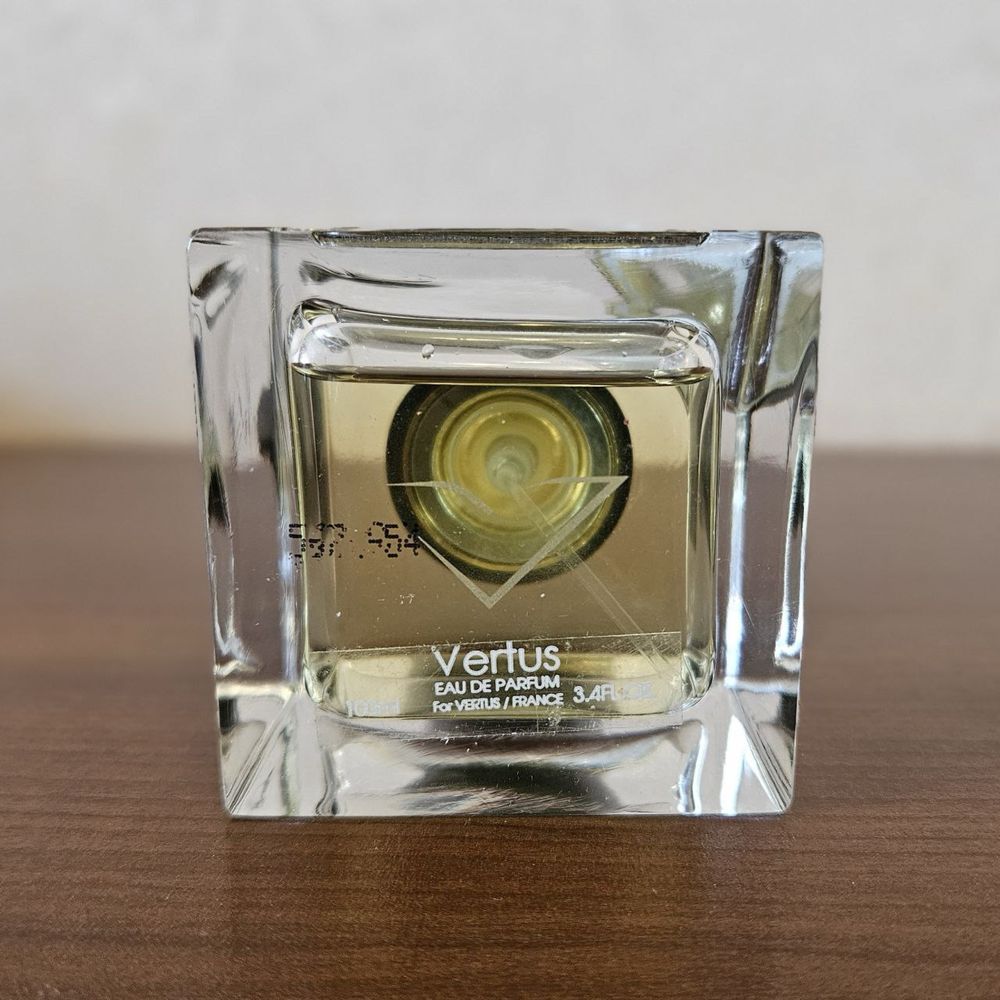 Vertus Narcos'is парфуми
