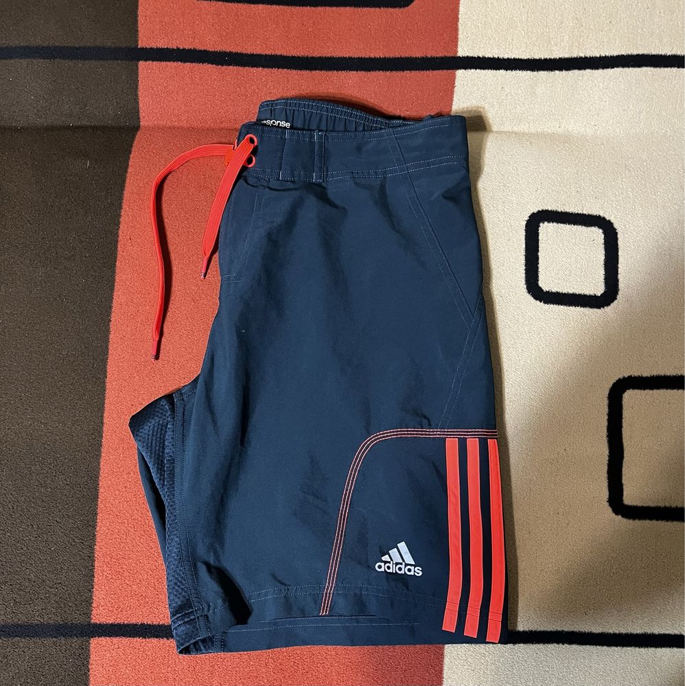 Шорти Adidas, розмір М