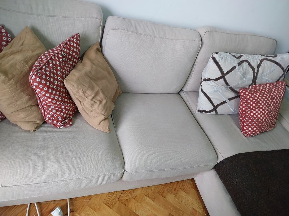 Sofá com chaise longue Ikea