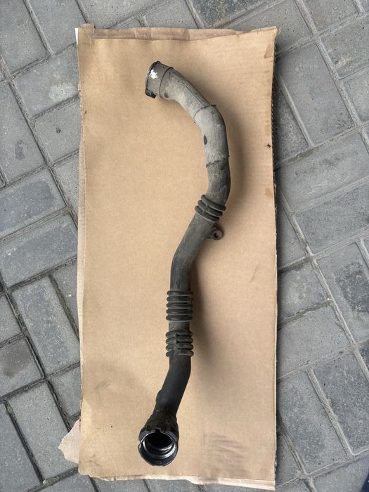 Шланг інтеркулера Лівий випускна сторона діа 38/40 довжина 810мм