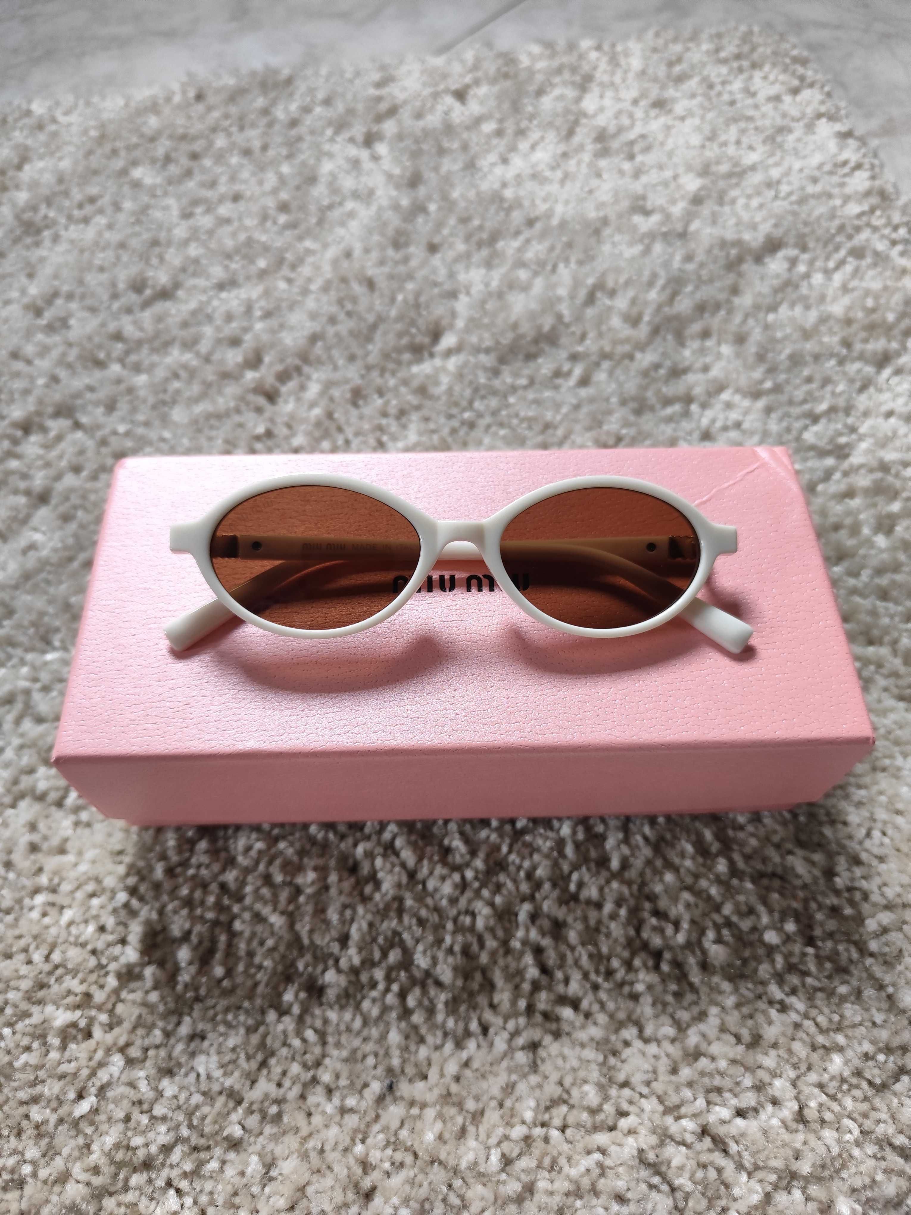 Oculos Miu Miu brancos