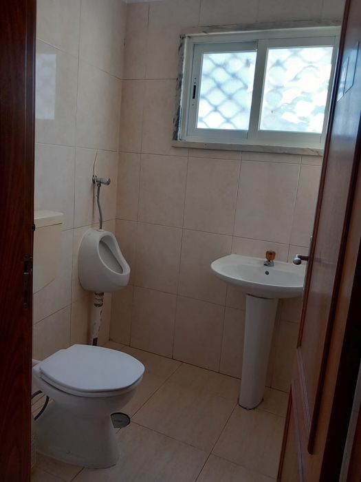 Aluga-se Loja Quinta da Flamenga Vialonga