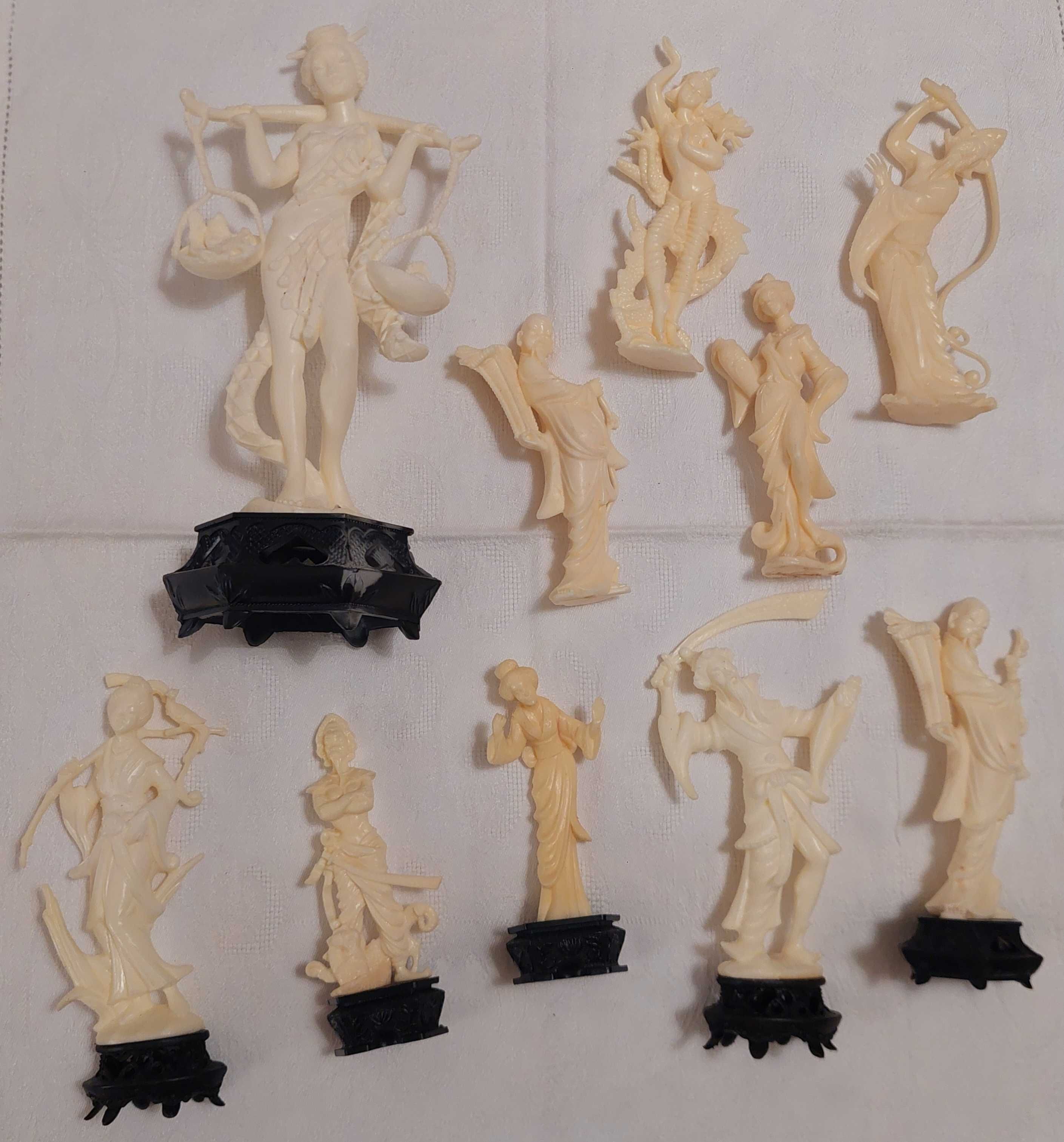 Conjunto de dez figuras monocromáticas de plástico figuras orientais