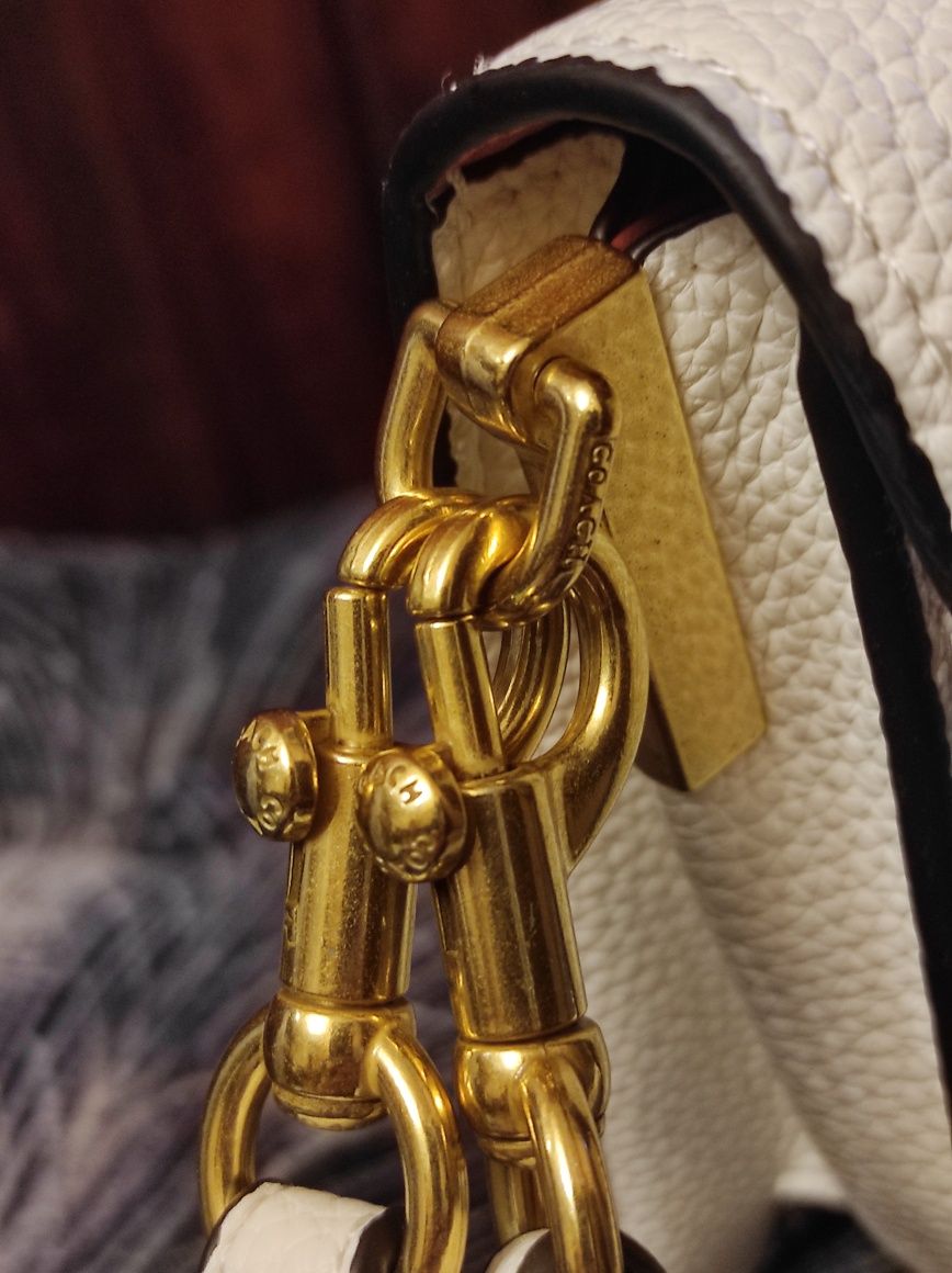 Сумка coach tabby shoulder bag кожаная белая