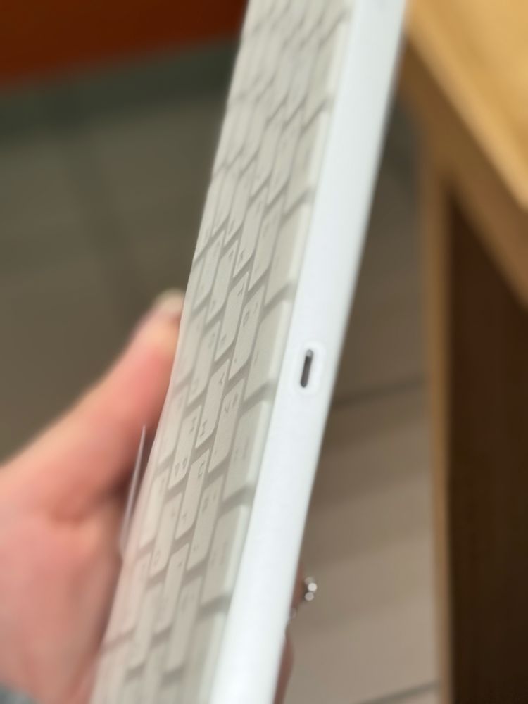 Apple Magic Keyboard and Mouse A1657