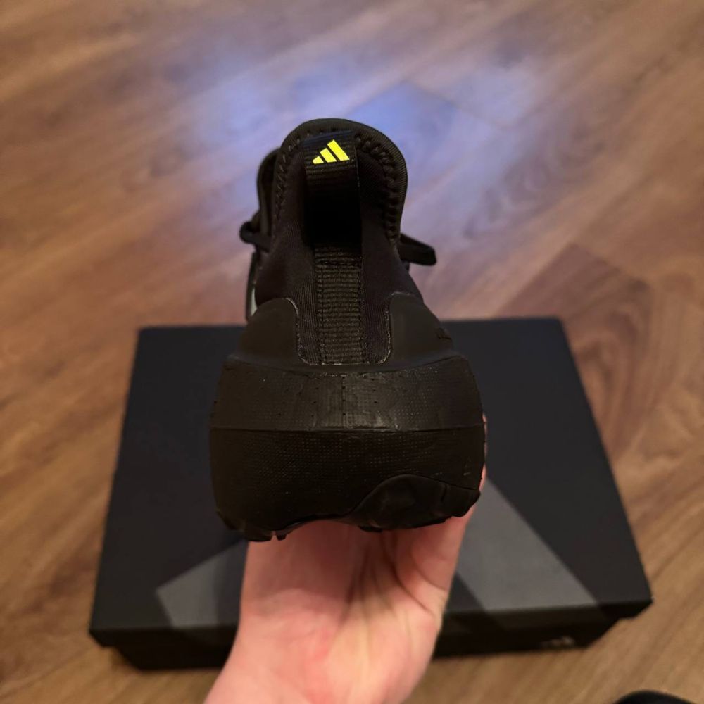 Кросівки adidas ultraboos light GORE-TEX RUNNING SHOES оригінал