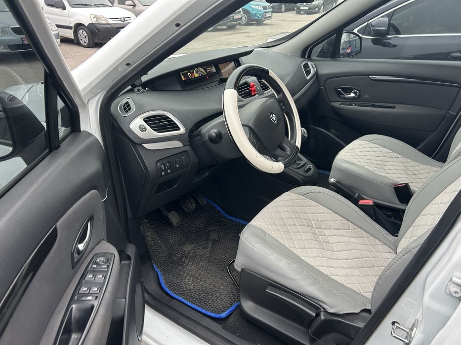 Рено Гранд Сценік