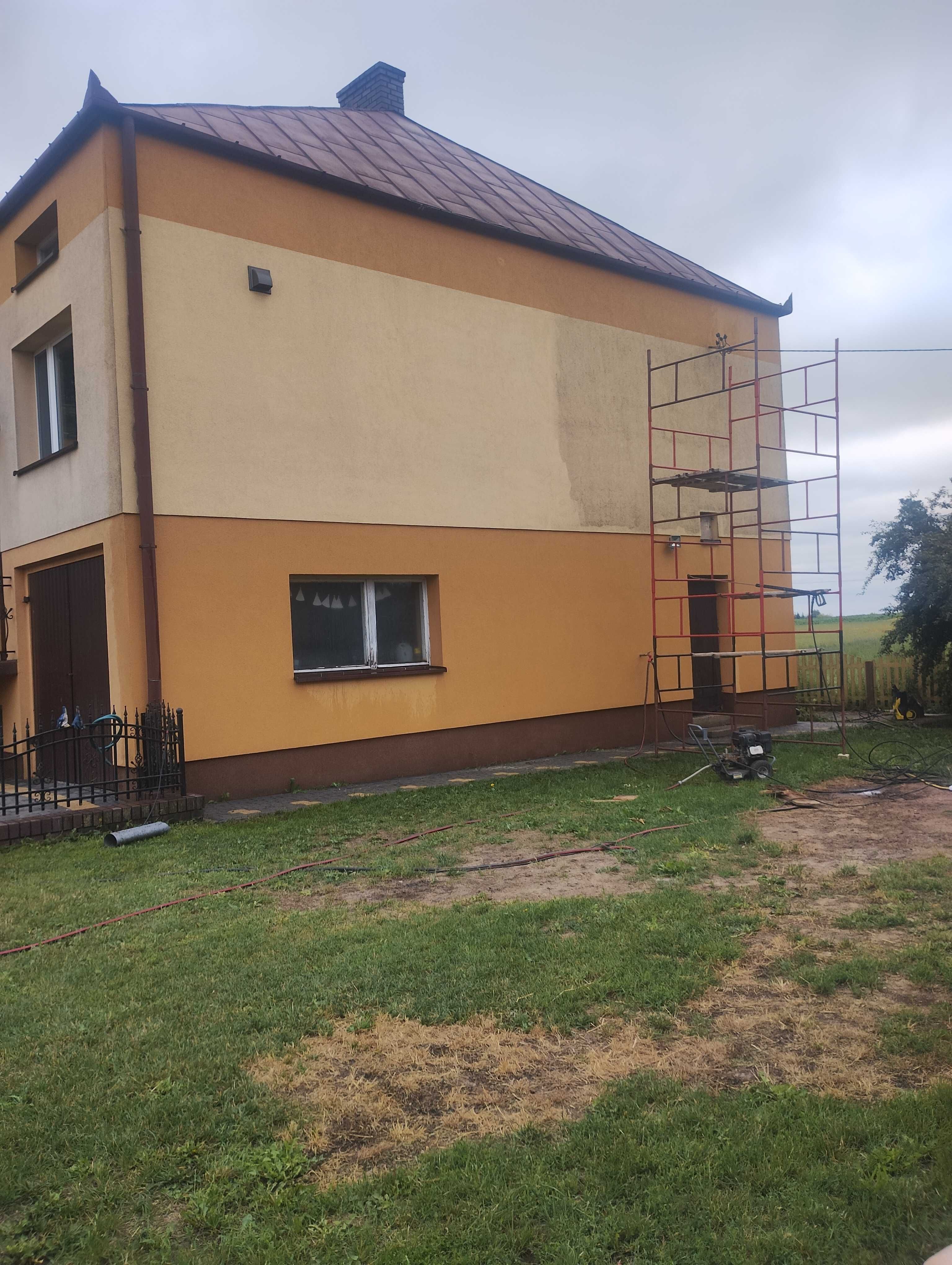 Mycie elewacji i dachów -podnośnik koszowy