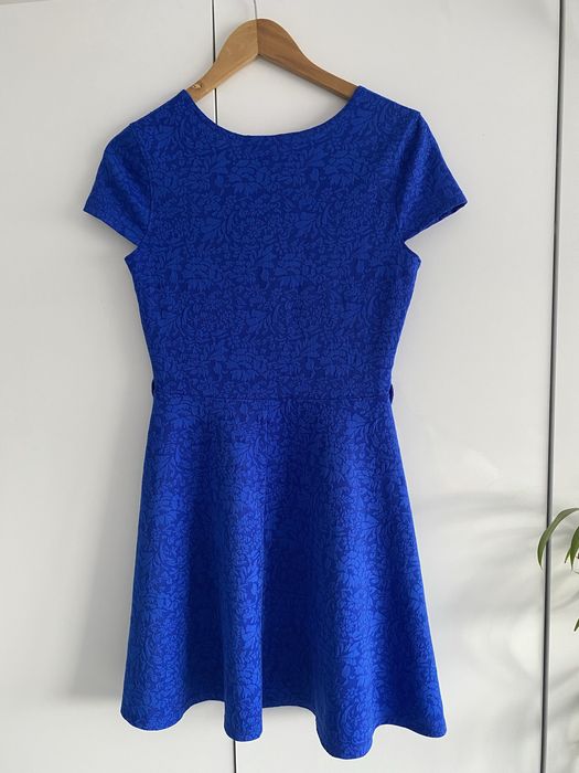 niebieska sukienka letnia h&m