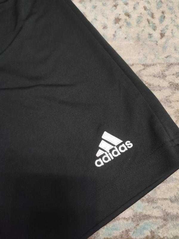 Легкі спортивні ігрові шорти adidas