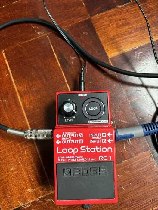 Pedais Guitarra (Looper BOSS RC-1 e Mooer Mod Factory MKII)