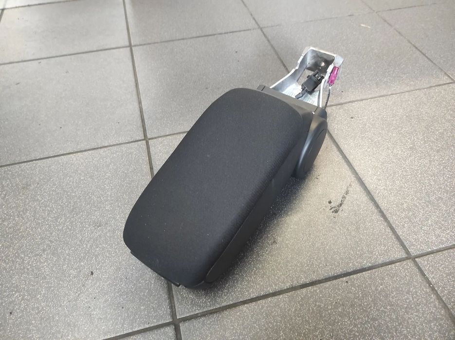 PODŁOKIETNIK ŚRODKOWY TUNELU TUNEL AUDI A3 8P 8P0 WYSYŁKA !!!!!