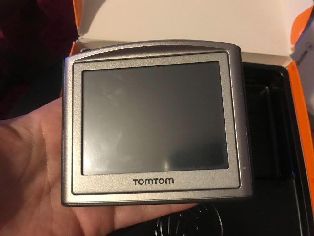 Gps Tomtom one na caixa