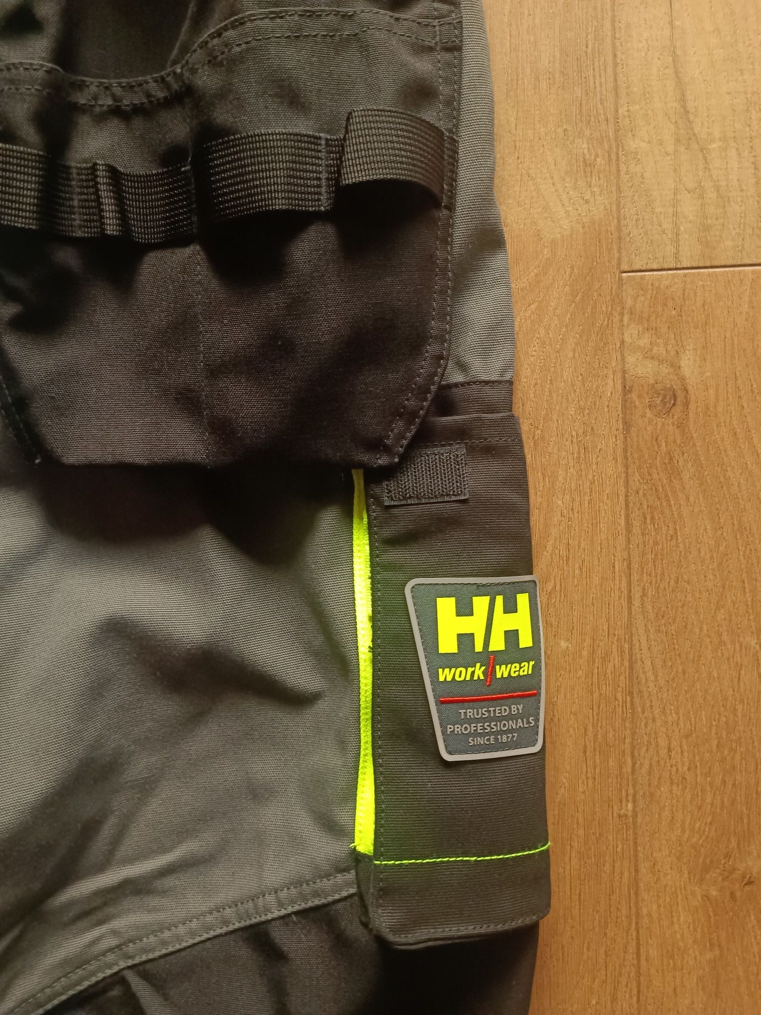 HELLY HANSEN nowe spodnie robocze, r. D116 (XL/XXL)