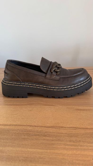 Sapatos mocassins de senhora castanhos da Bata - como novos