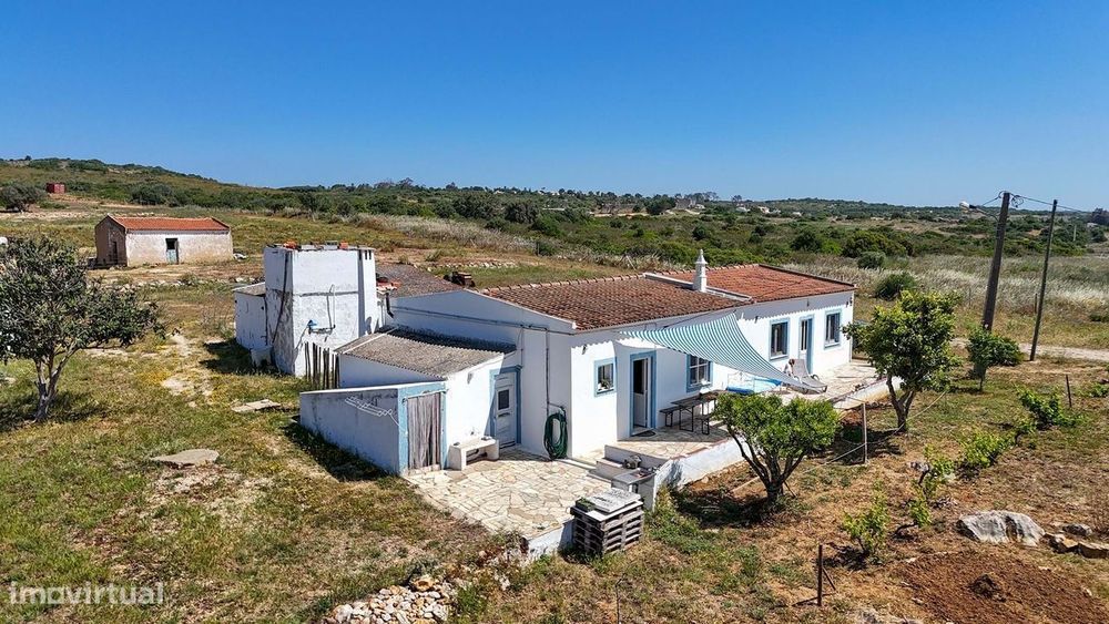 Terreno De 5,7 Ha Com Quinta Tradicional Para Venda Em Budens / Vila D