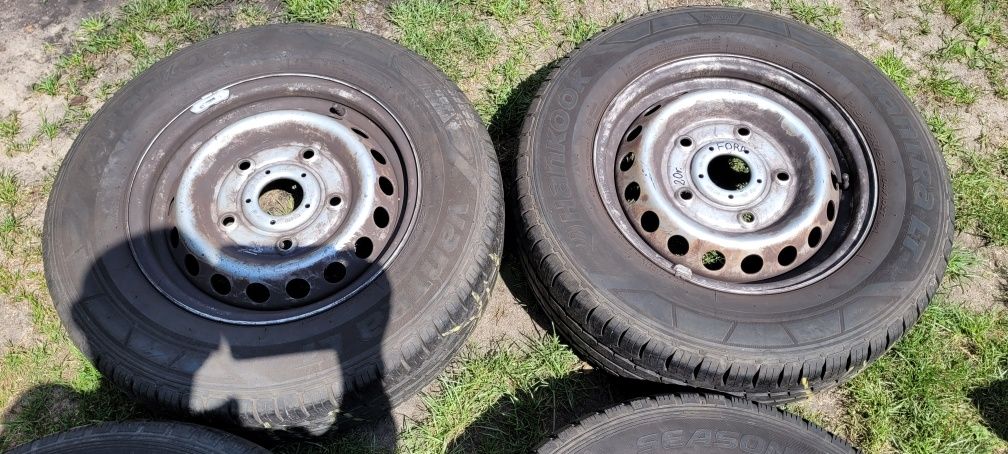 Koła 15-cali 5x160 Ford 215/65/15C Hankook