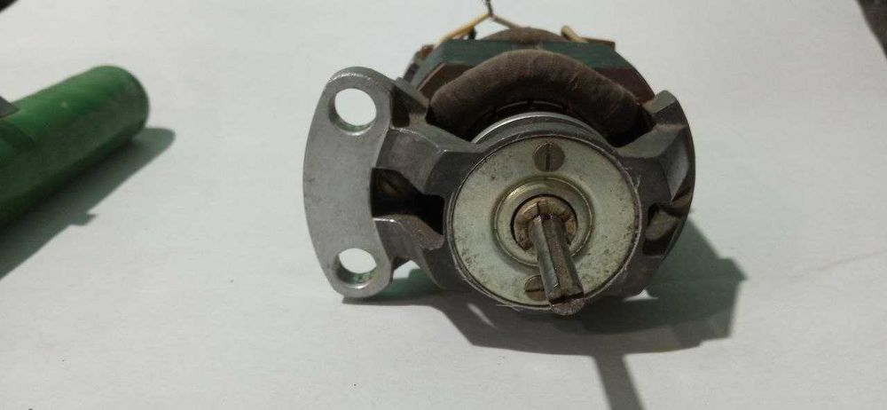 Электродвигатель синхронный ДО-20А 220 / 6000