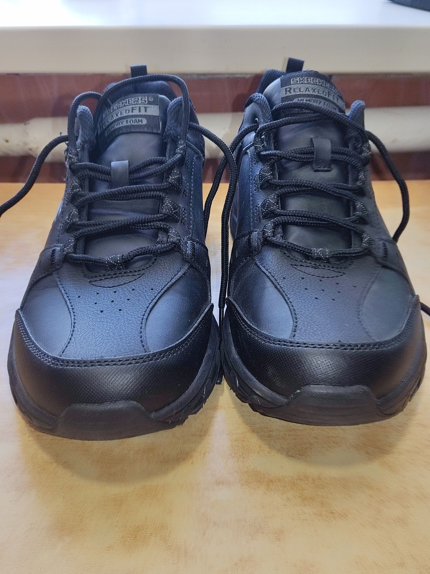 Skechers relaxed fit, нові