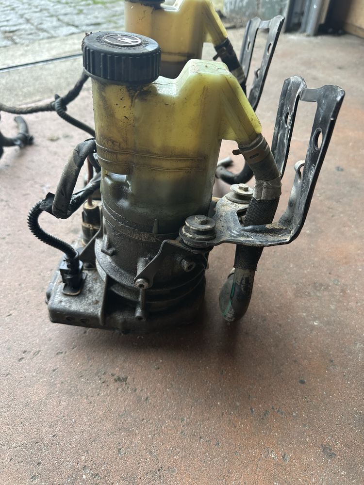 Bomba de direcão Renault Master