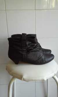 BOTAS Nº 39 - baixinhas pretas