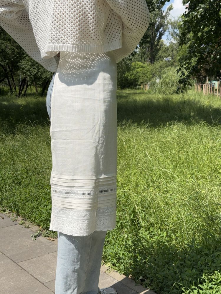 Фартух молочного кольору