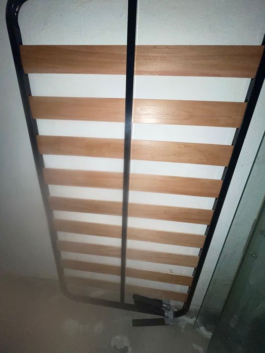 Cama de Solteiro com Colchão – Ótimo Estado