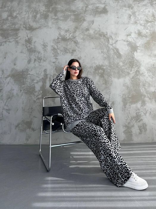 Бомбезний трикотажний костюм