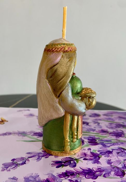 Свічка «Берегиня з мішечком достатку»