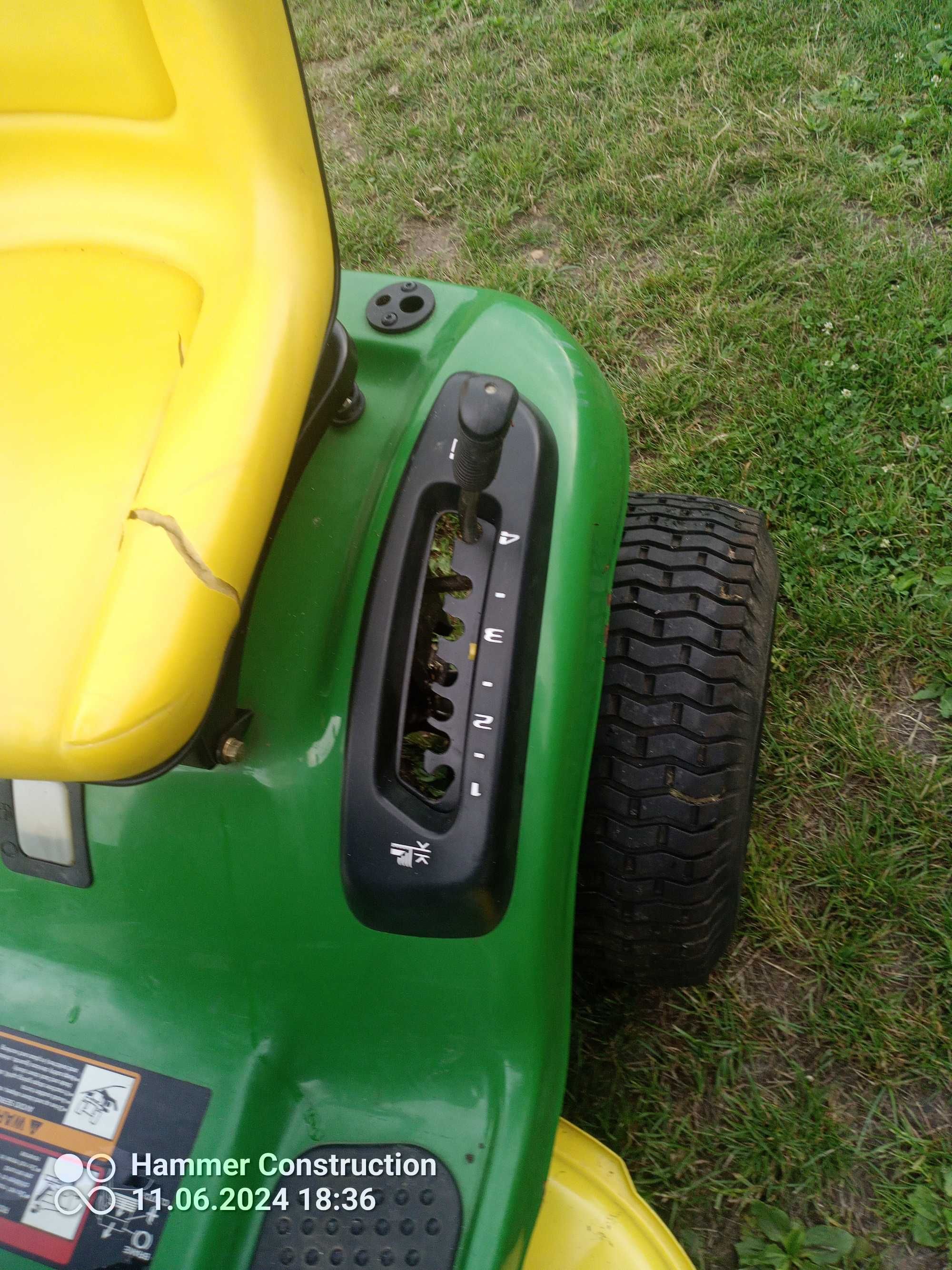 Traktorek Kosiarka JOHN DEERE 135 Automatic