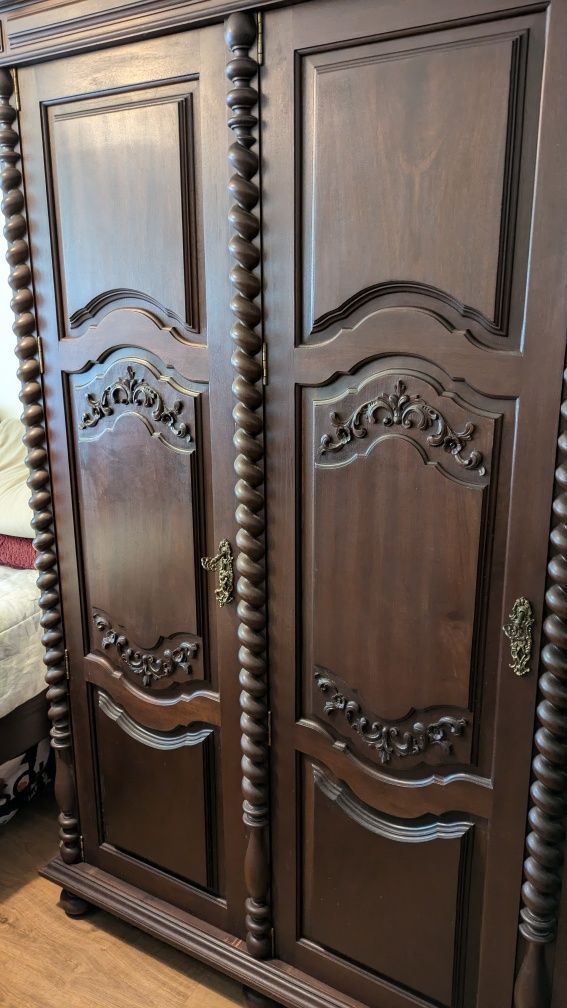 Mobília de quarto séc.17 vendo separado também Negociável