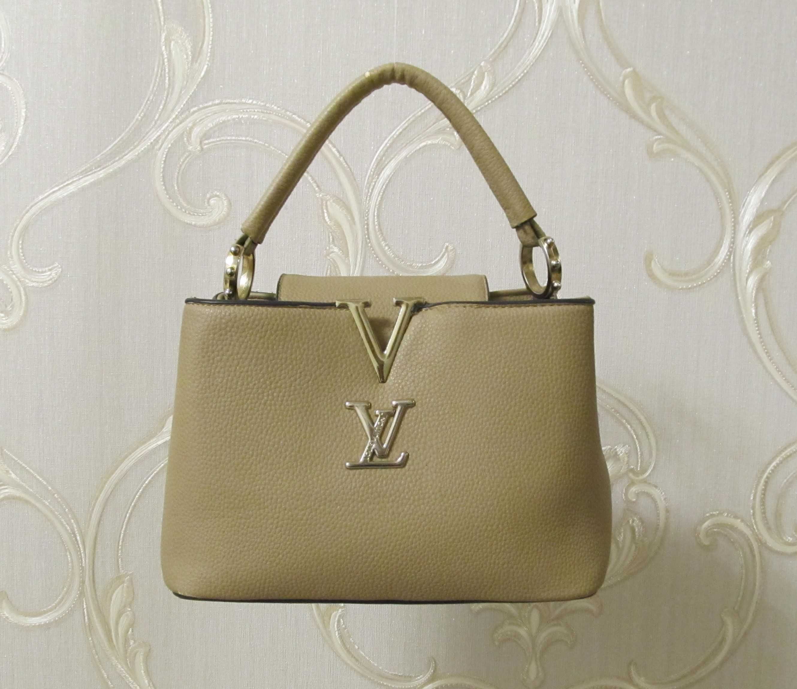 Небольшая женская сумка LV из экокожи