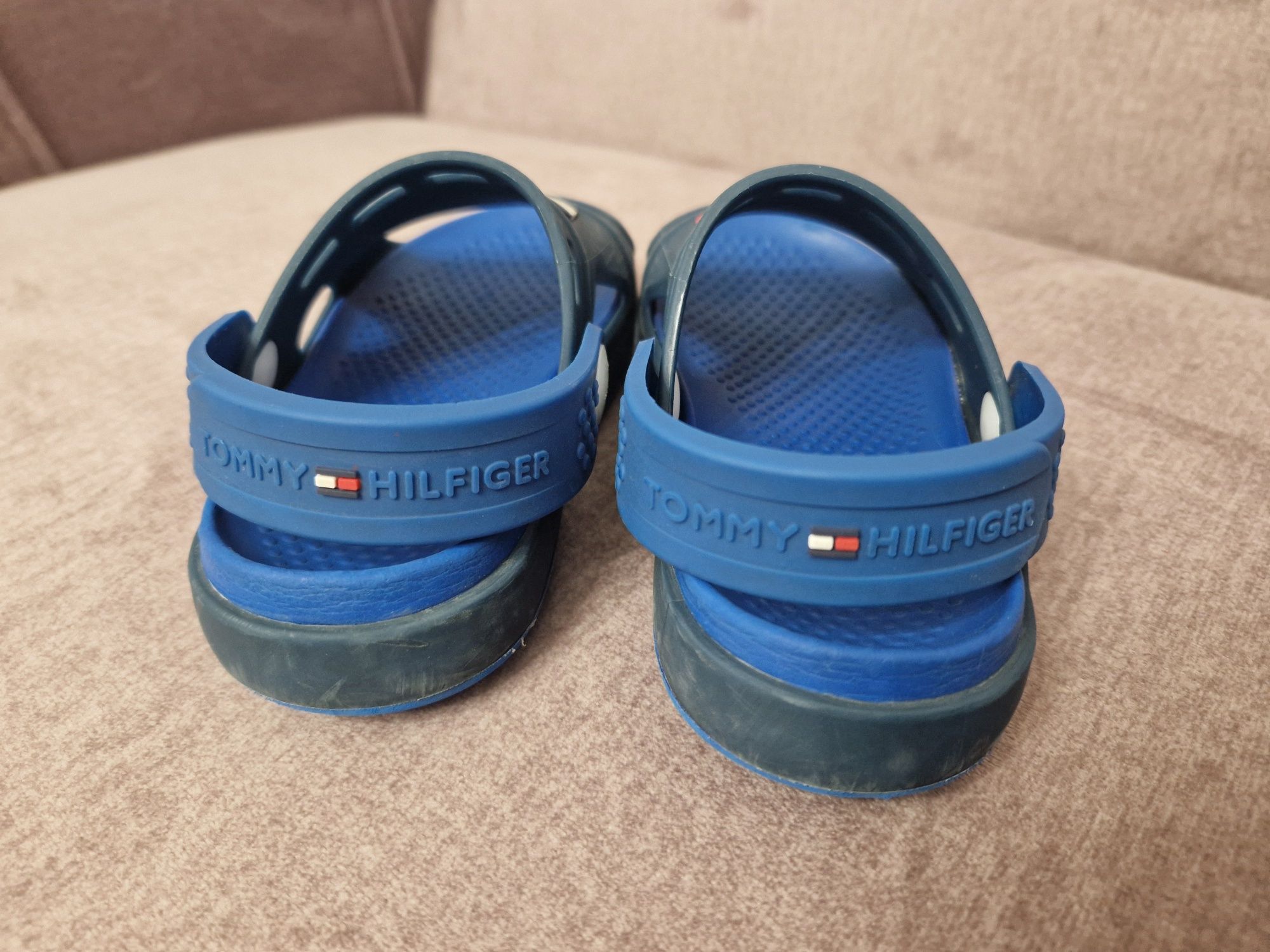 Klapki/sandałki Tommy Hilfiger 24