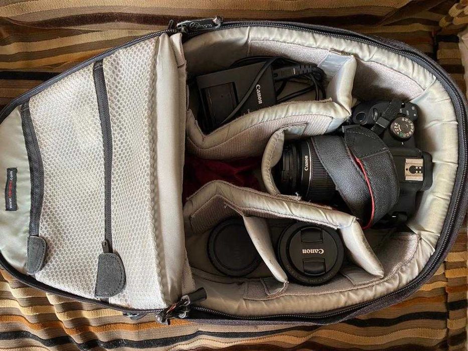 Câmara Canon EOS 2000D + Lentes 18-55mm e 50mm + Mala + Cartão 16GB