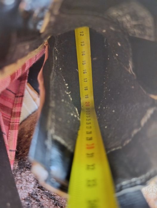 Ботінки лакові .