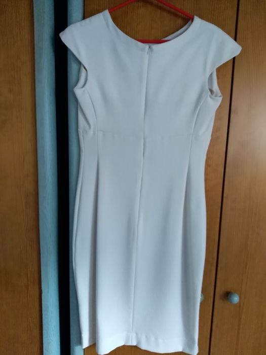 Sukienka wizytowa jasny beż