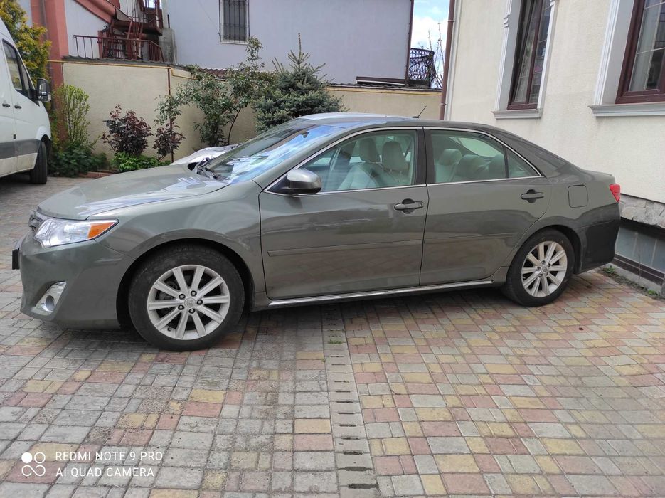 Сдам в аренду TOYOTA CAMRY 50 гибрид 2012 год супер цена 630 гр день