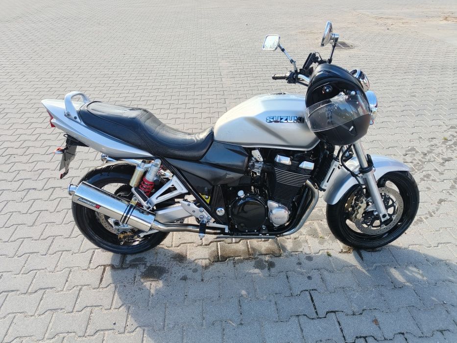 Suzuki GSX 1400 Dominator