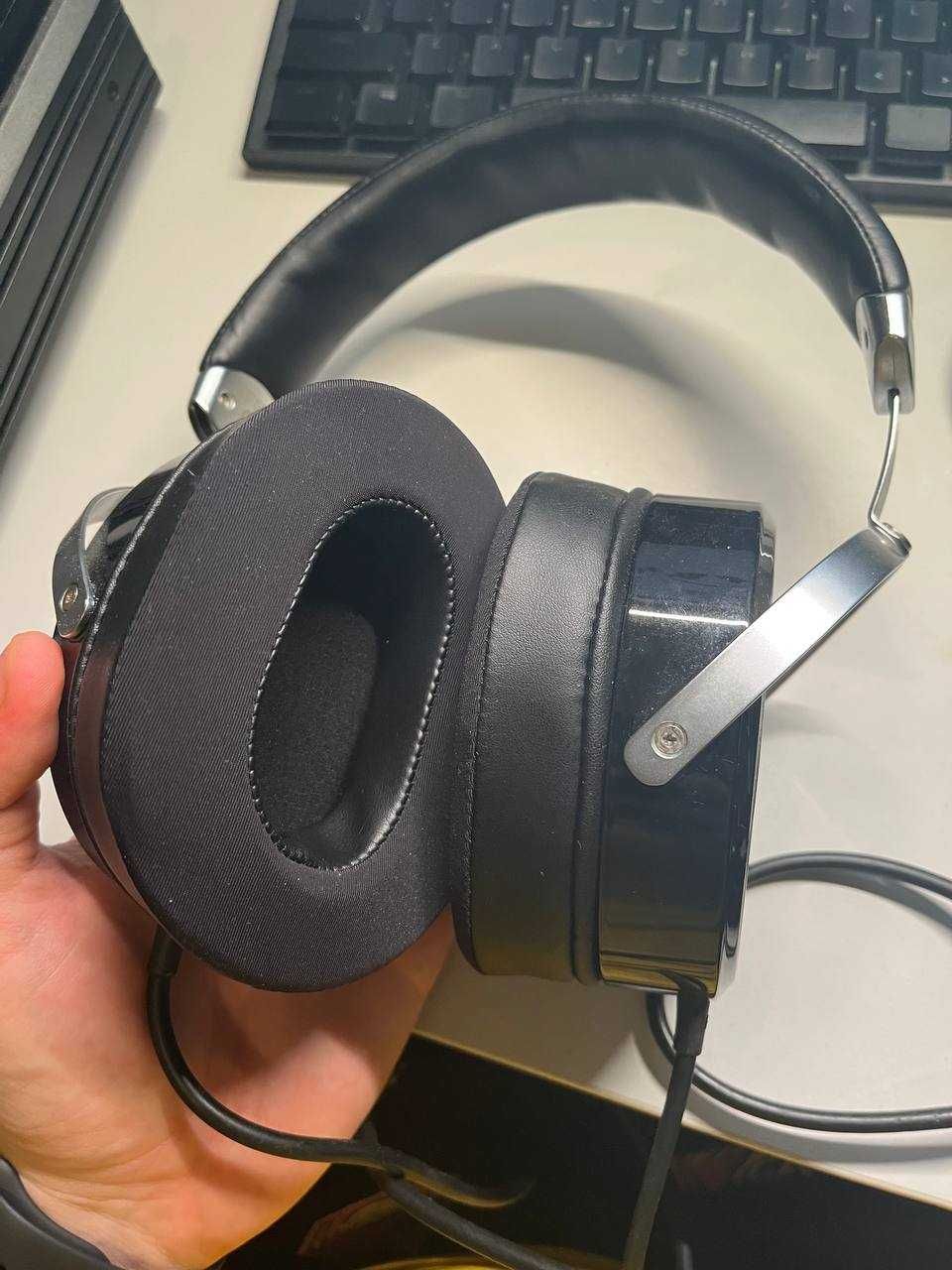 Audiofilskie magnetyczne słuchawki planarne Trakstar HF580