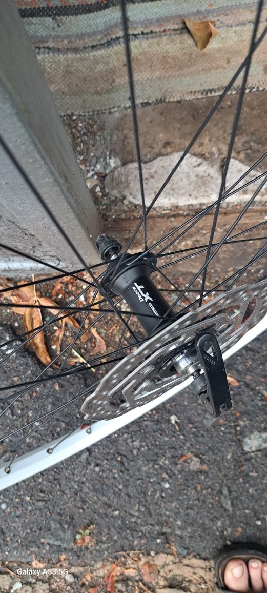 Передне колесо 26 DT SWISS xr400 втулка  SHIMANO  DEORE  XT