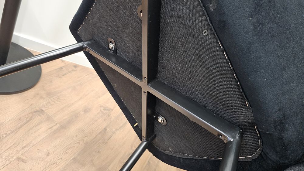 Стілець чорний велюр