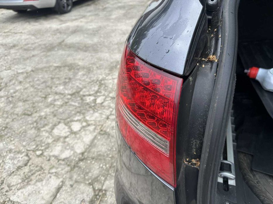 Lampa led lewa w błotnik audi a6 c6 lift kombi