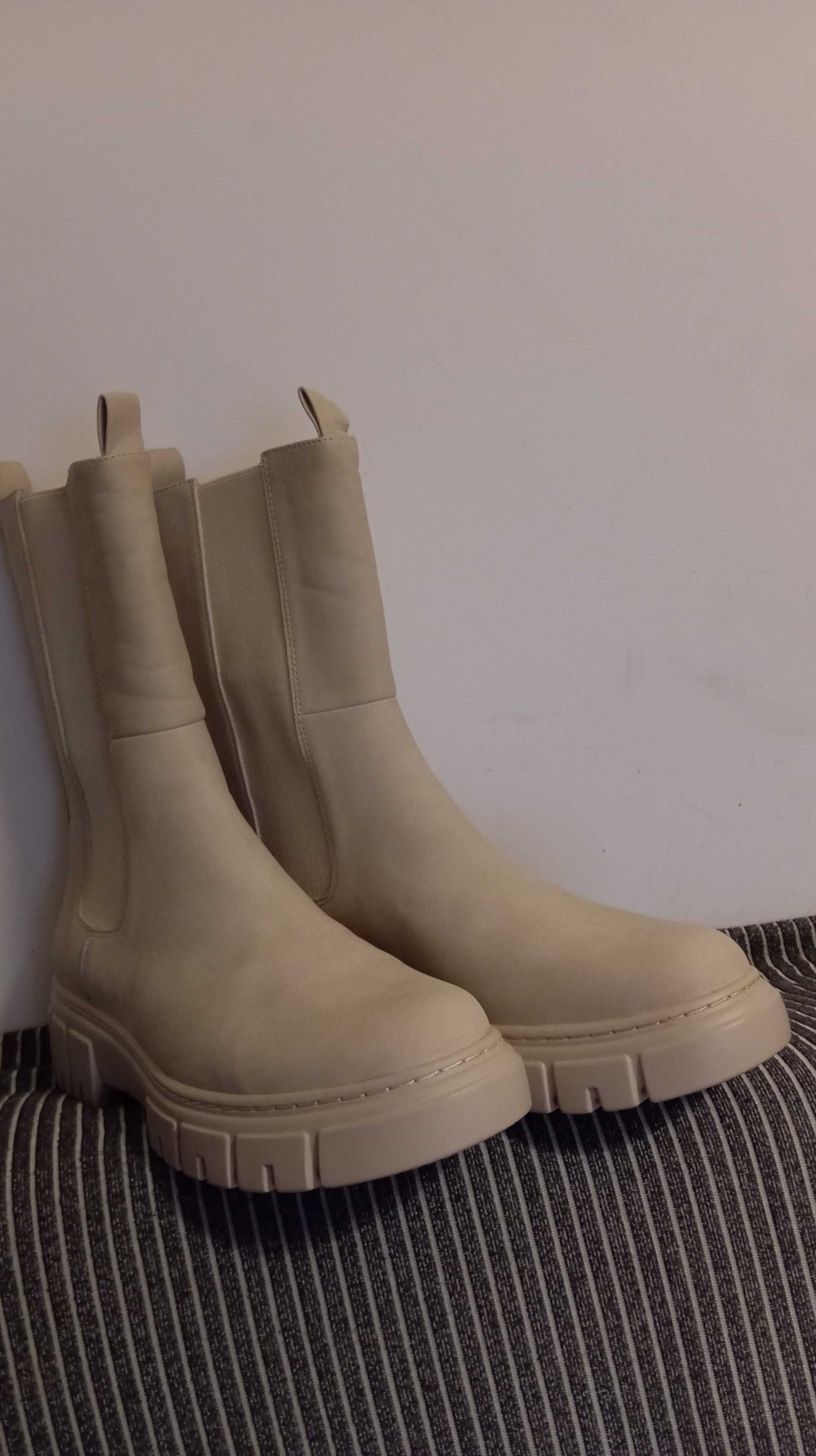 Nowe buty damskie sztyblety, Catwalk, rozmiar 42