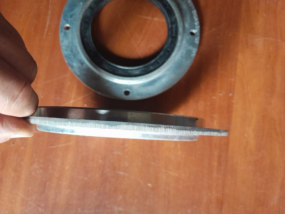 Сальник со стаканом КрАЗ