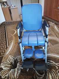 Wózek inwalidzki z toaletą, toaletowy