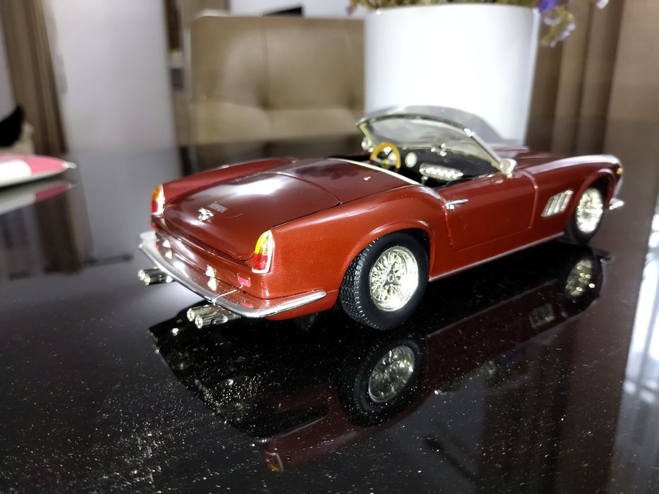 Ferrari 250 GT Califórnia Spider Hot wheels