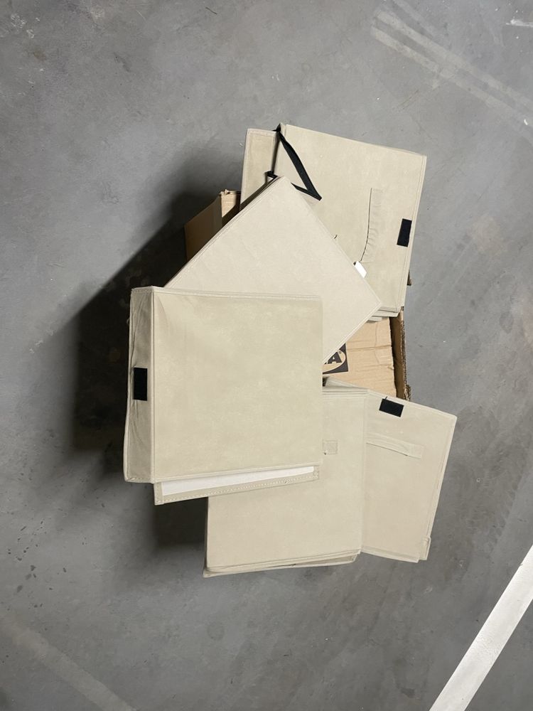 Bezowe pudelka materialowe ikea kallax